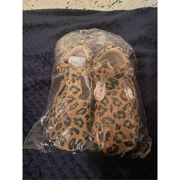 Monkey Feet Animal Print Mary Janes/ Ballet shoes sz 3-4Y - Picture 2 of 8